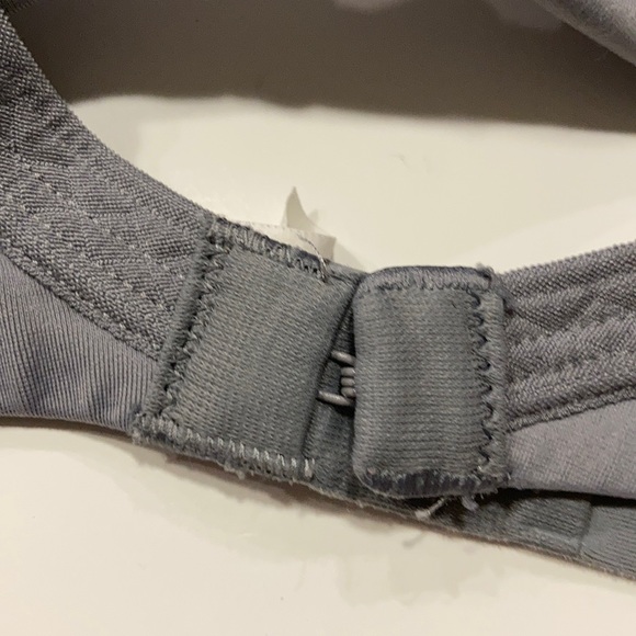 34B Warner’s gray no wire cup bra - Picture 9 of 10
